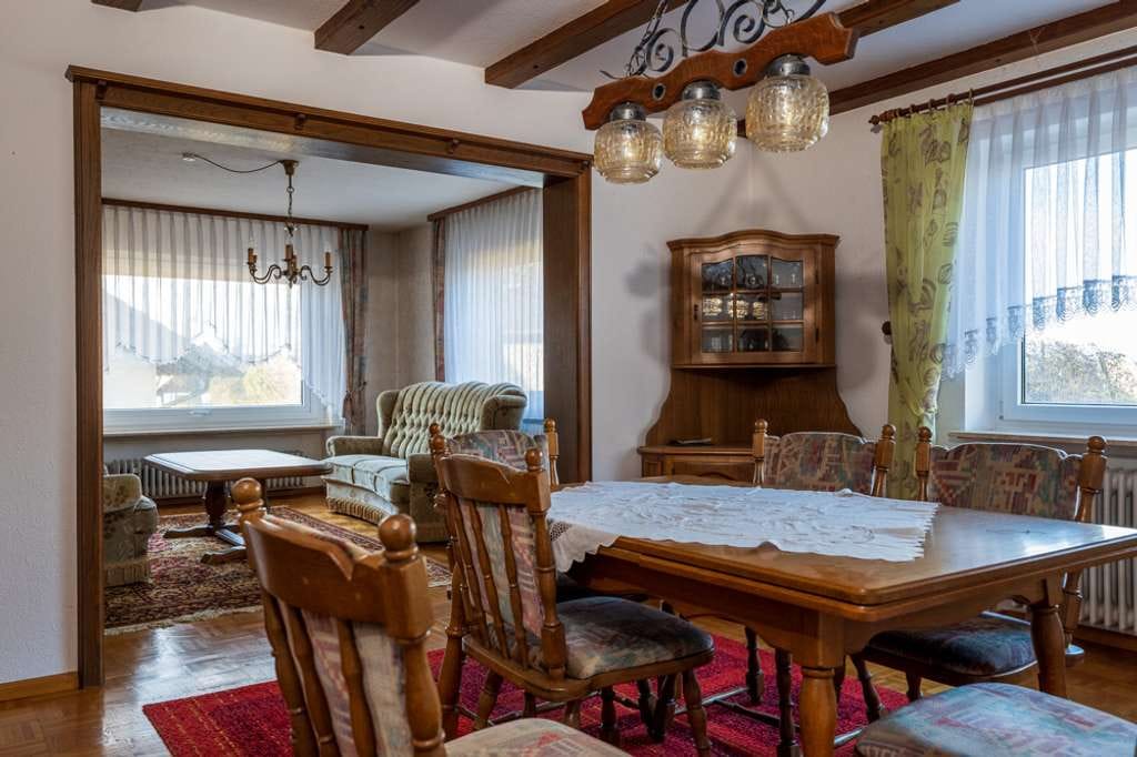 Immobilie in Appenweier - Ein Zuhause für Generationen! Solides Ein- / Zweifamilienhaus mit großer Terrasse - Bild 2