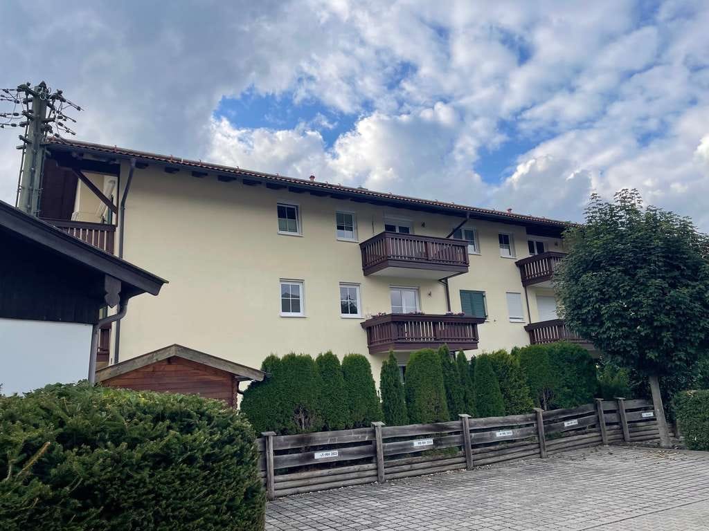 Immobilie in Bad Wiessee - Bad Wiessee - Ein Katzensprung von der Uferpromenade - Exklusive Dachgeschosswohnung - Bild 2