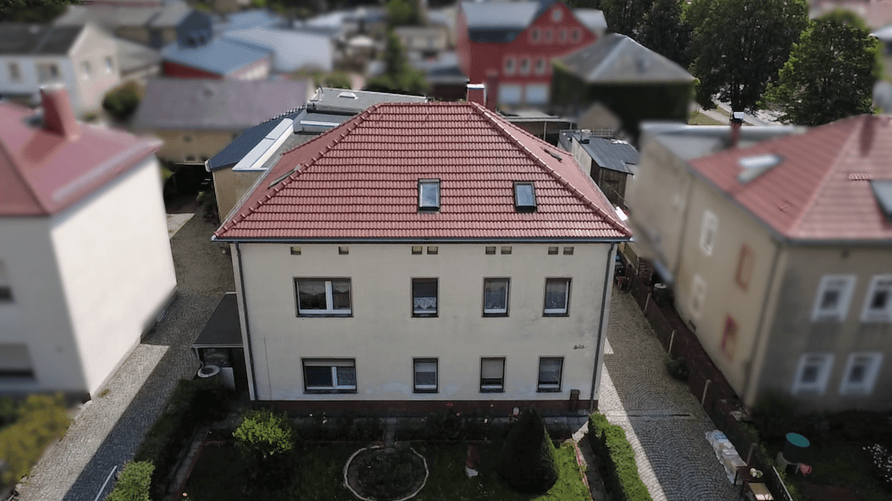 Immobilie in Bischofswerda - Städtisches Wohnen mit Mieteinnahmen! - 3 Parteien Wohnhaus in Bischofswerda! - Bild 0