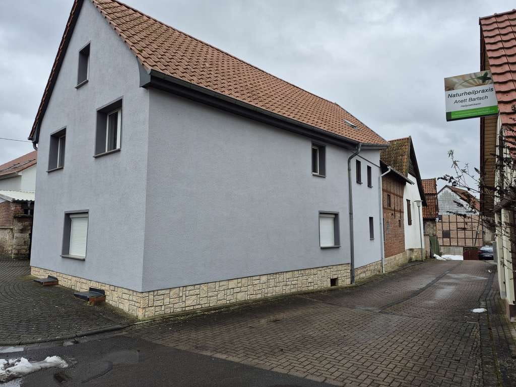 Immobilie in Niedergebra - Niedergebra Einfamilienhaus mit Scheune, Gg. und 3 Carports - Bild 2