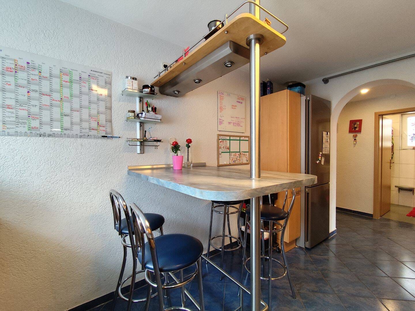 Immobilie in Bischberg - Ihre Wohlfühloase in Bischberg: Modernisiertes Platzwunder, Kaminzauber und XXL-Terrasse! - Bild 3