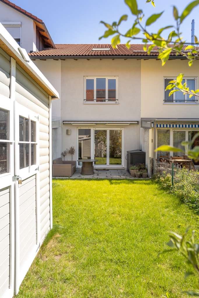 Immobilie in Aschheim - Neuwertiges, großzügiges Reihenhaus  für die ganze Familie mit Süd-West- Garten, bezugsfrei! - Bild 2
