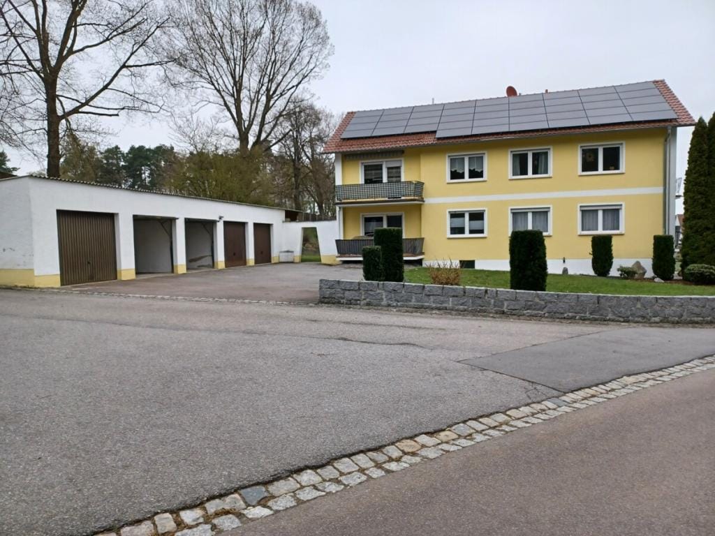 Immobilie in Wackersdorf - Mehrfamilienhaus in Wackersdorf - Bild 0