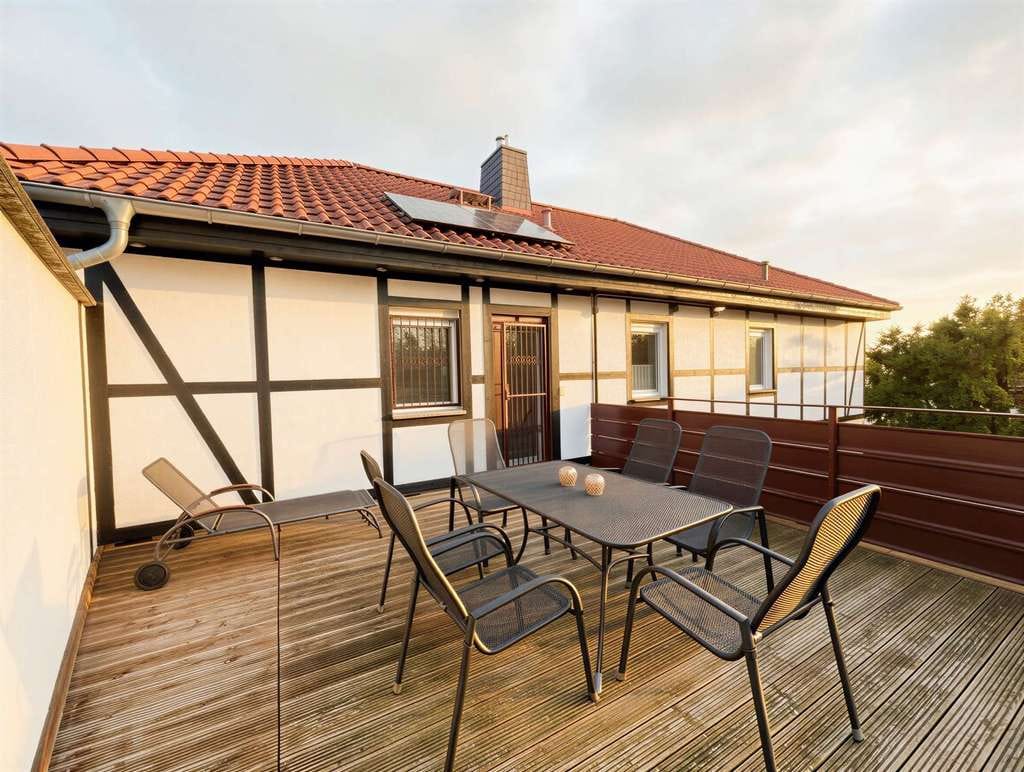 Immobilie in Ingersleben - Einfamilienhaus in Feldrandlage mit Terrasse, Garten und 3 Garagen! - Bild 3