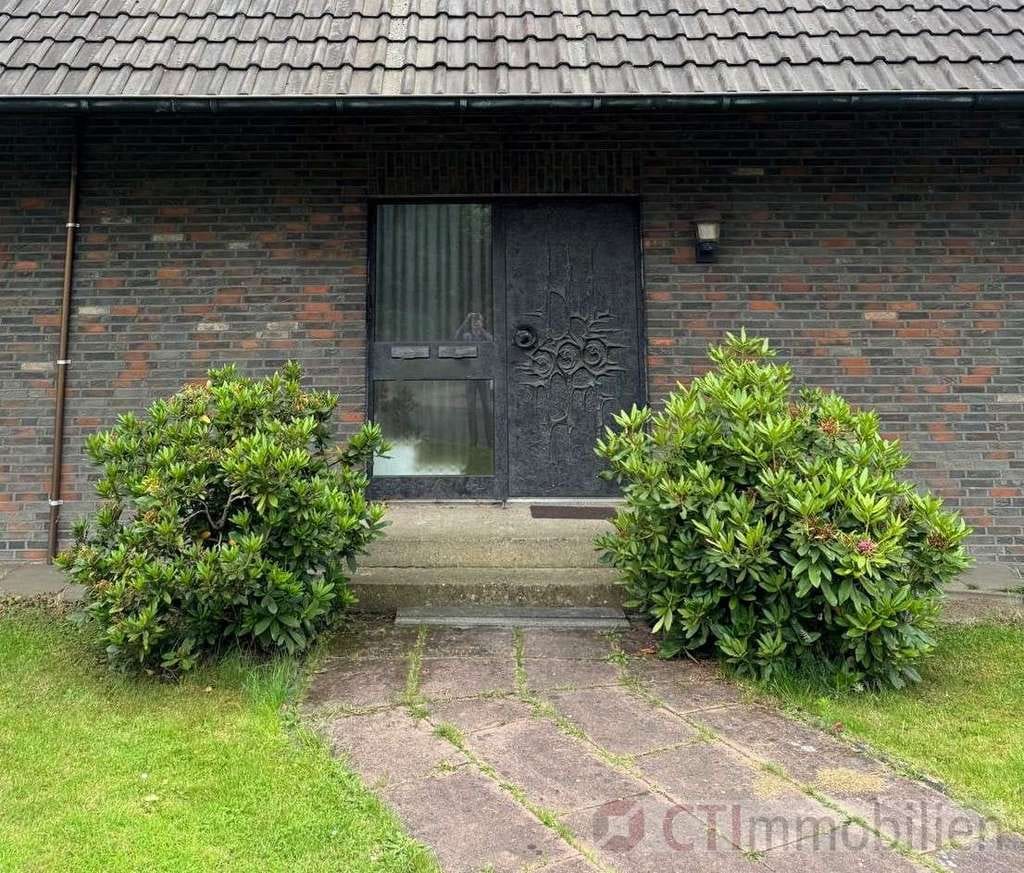 Immobilie in Dinslaken - Zweifamilienhaus freistehend mit Doppelgarage - Bild 2