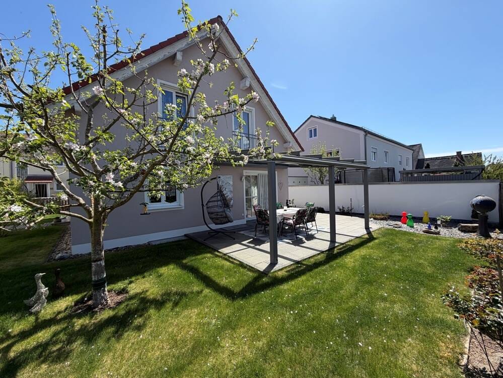 Immobilie in Gaimersheim - Vielseitige Immobilie mit zwei Wohnhäusern und schönem Garten. Grundstück teilbar bei Abriss Altbestand - Bild 3