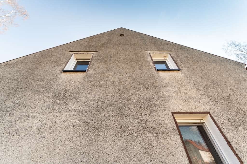 Immobilie in Klingenberg - Sanierungsbedürftiges Bauernhaus mit Grundstück & Bachlauf - Bild 3