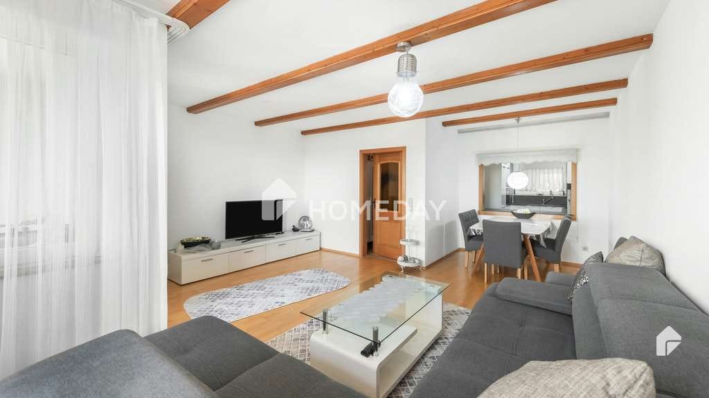 Immobilie in Baindt - Lichtdurchflutete Maisonettewohnung mit Haus-Charakter und Loggia – Ihr neues Zuhause - Bild 1