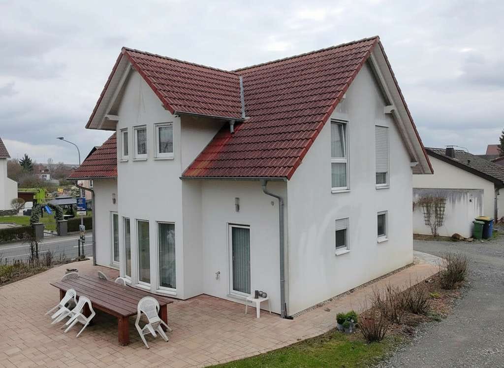 Immobilie in Weimar (Lahn) - Familienfreundliches Zuhause mit Solarpower, großer Terrasse! - Bild 3