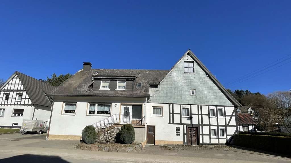 Immobilie in Kirchhundem - Große, einseitig angebaute Doppelhaushälfte - Bild 0