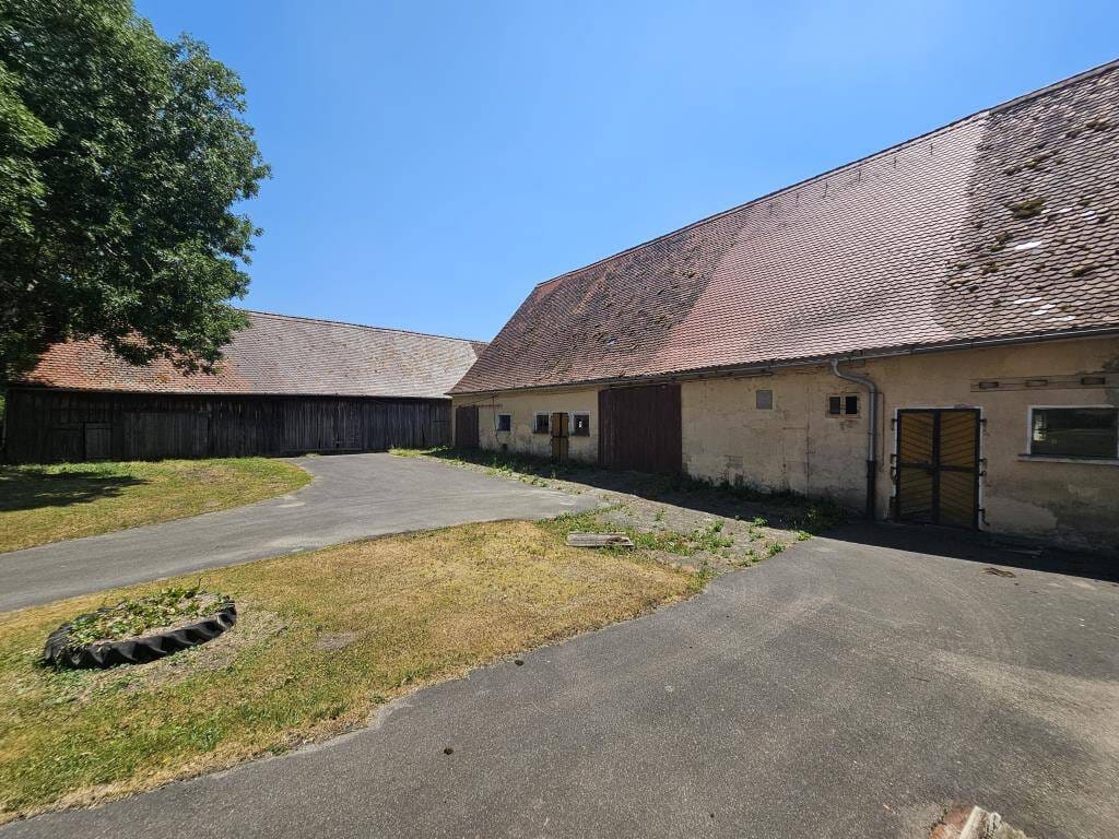 Immobilie in Lehrberg - Fränkischer Drei-Seiten-Bauernhof - Bild 1