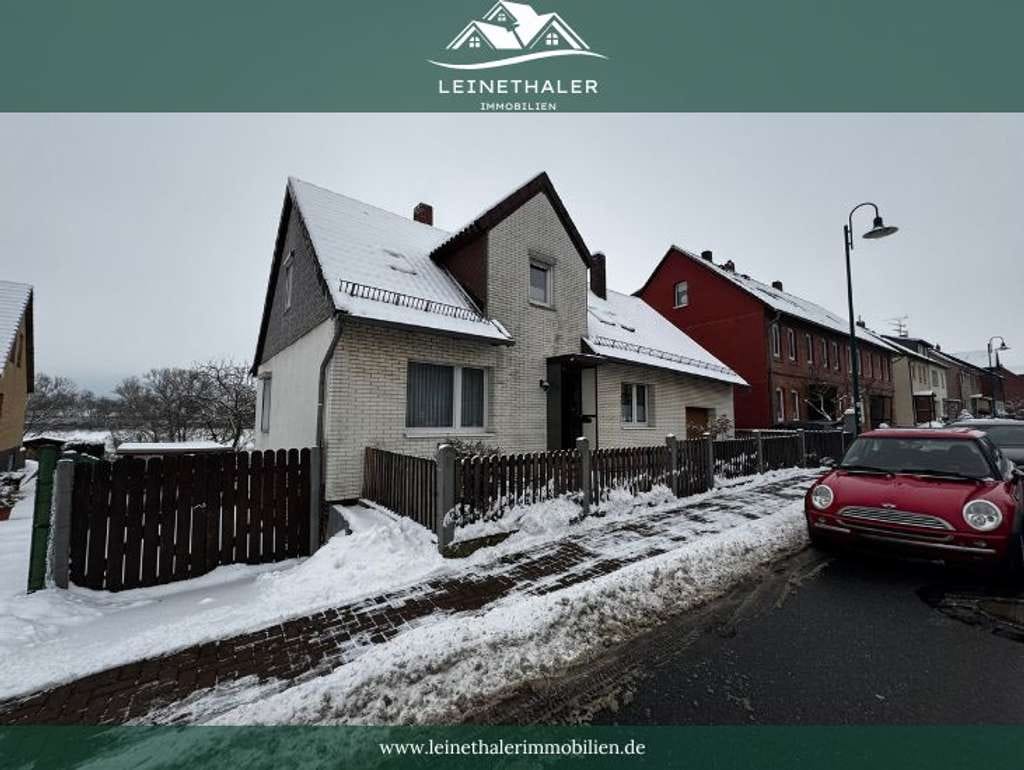 Immobilie in Bad Salzdetfurth - Charmantes Haus mit großem Potenzial – modernisieren & einziehen - Bild 0