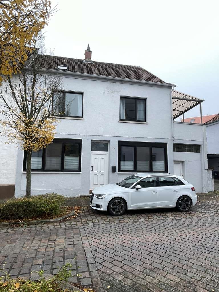 Immobilie in Ramstein-Miesenbach - Angebautes Einfamilienhaus mit verschienden Nutzungsmöglichkeiten - Bild 0
