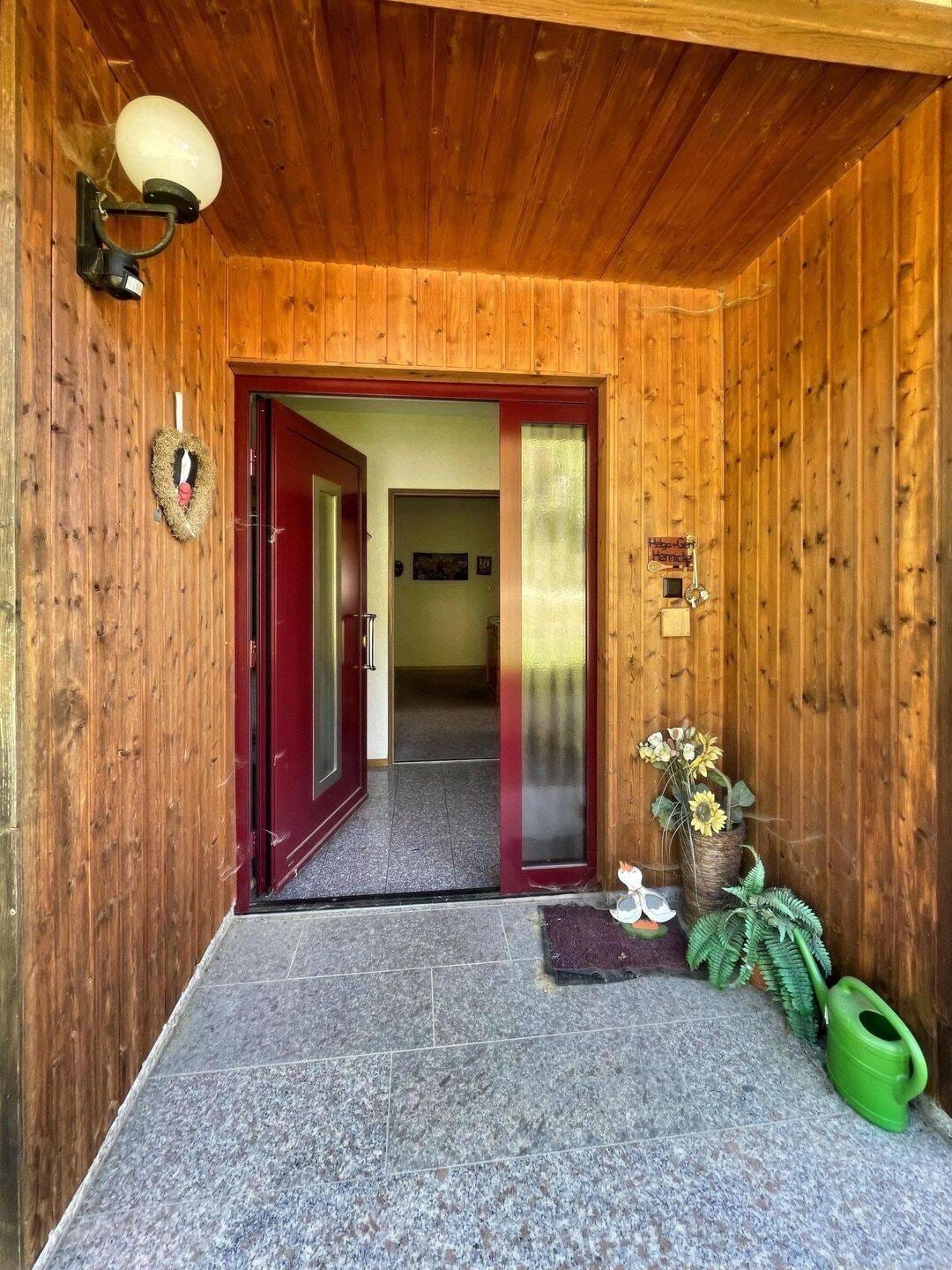 Immobilie in Greding - Großzügiges Einfamilienhaus mit Einliegerwohnung in Greding - Bild 3