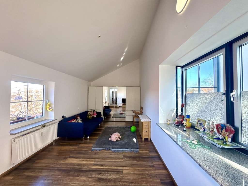 Immobilie in Penzberg - Wohnen mitten in Penzberg – Stilvolle 4-Zimmer-Wohnung mit Balkon - Bild 3