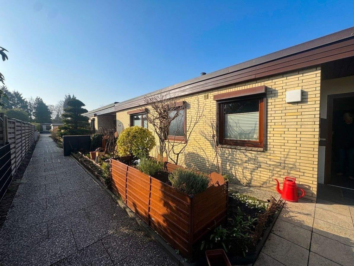 Immobilie in Ellerbek - Rendite-Juwel in Ellerbek! Wertstabiler Bungalow mit 149 m² Nutzfläche, 360 m² Grundstücksfläche & moderner Ausstattung! - Bild 0