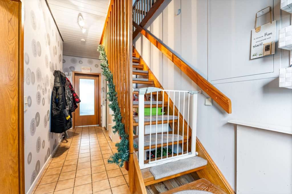 Immobilie in Henstedt-Ulzburg - ***Vermietetes modernisiertes Einfamilienhaus - interessante Kapitalanlage!*** - Bild 1