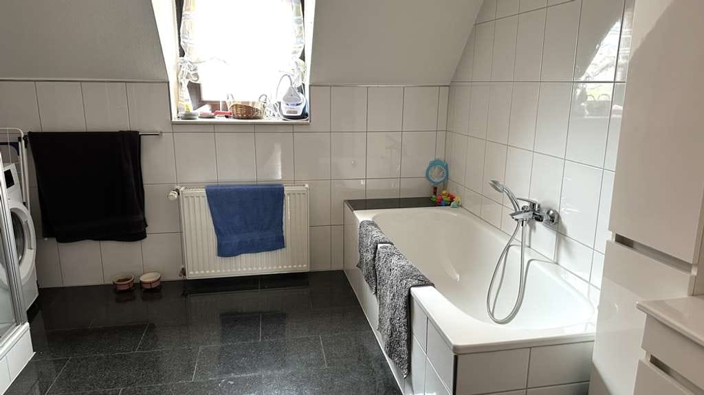 Immobilie in Kaiserslautern - NEUER PREIS - Vermietetes Zweifamilienhaus in Altstadtnähe mit Ausbaureserve im Dachboden - Bild 2