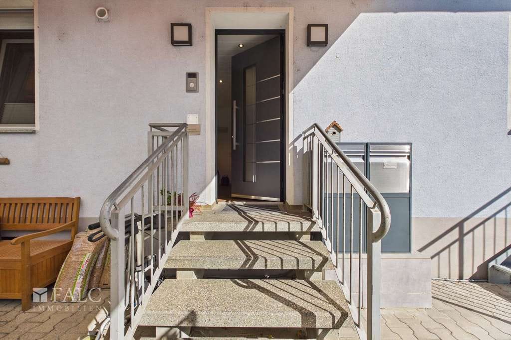 Immobilie in Schutterwald - Umfassend modernisiertes und in weiten Teilen saniertes und zentrales Wohnhaus mit Einliegerwohnung - Bild 4