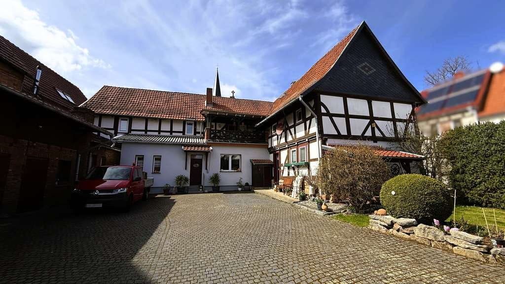 Immobilie in Leinefelde-Worbis - Traumhaftes Einfamilienhaus in Breitenbach mit großem Grundstück und idyllischem Ausblick - Bild 3