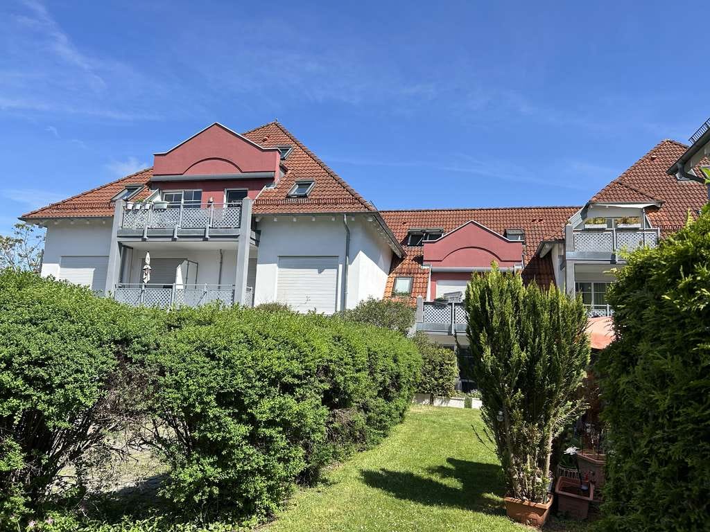 Immobilie in Meckenbeuren - Schöne 2,5  Zimmer-Wohnung in Meckenbeuren mit ca. 3,63 % Rendite - Bild 1