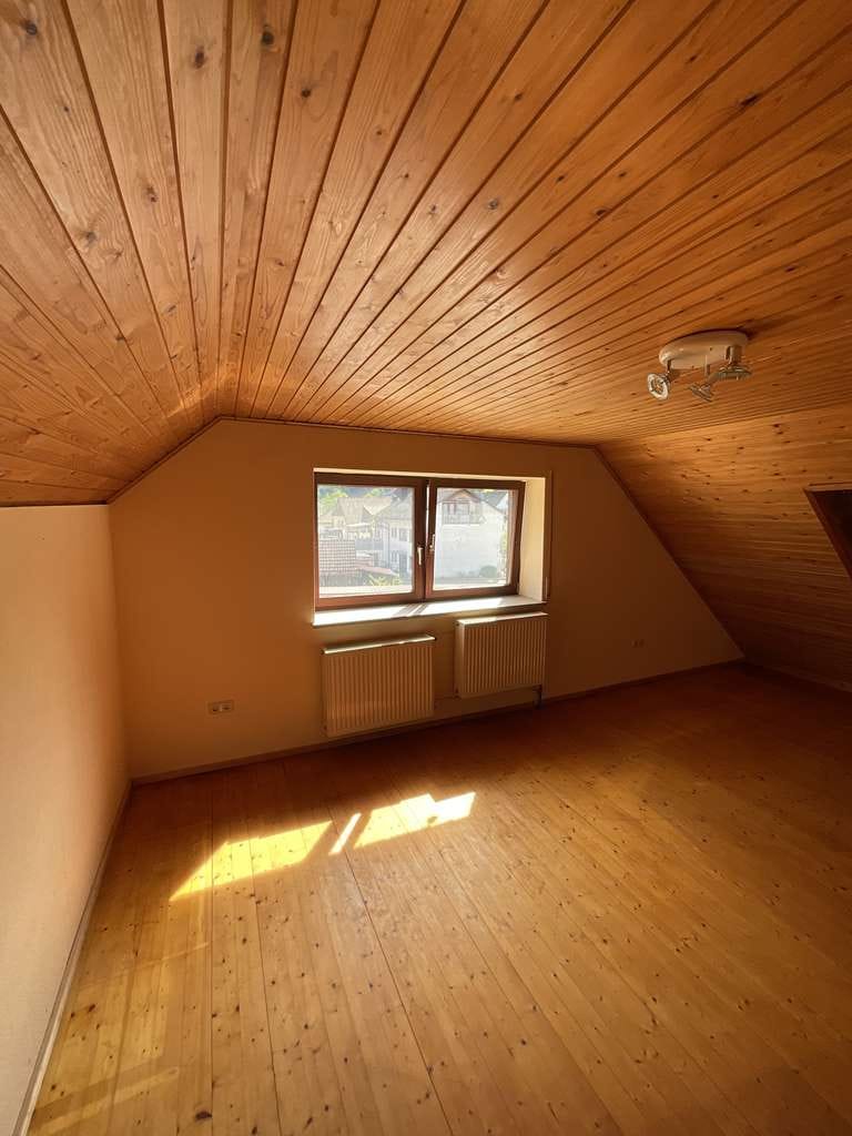 Immobilie in Zell im Wiesental - Großes renovierungs bedürftiges Wohnhaus in Zell Atzenbach 329.000 € - Bild 1