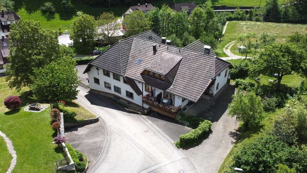 Immobilie in Simonswald - Aus Pension wird Perspektive – Eigentumswohnungen in einer engagierten Baugemeinschaft. - Bild 1