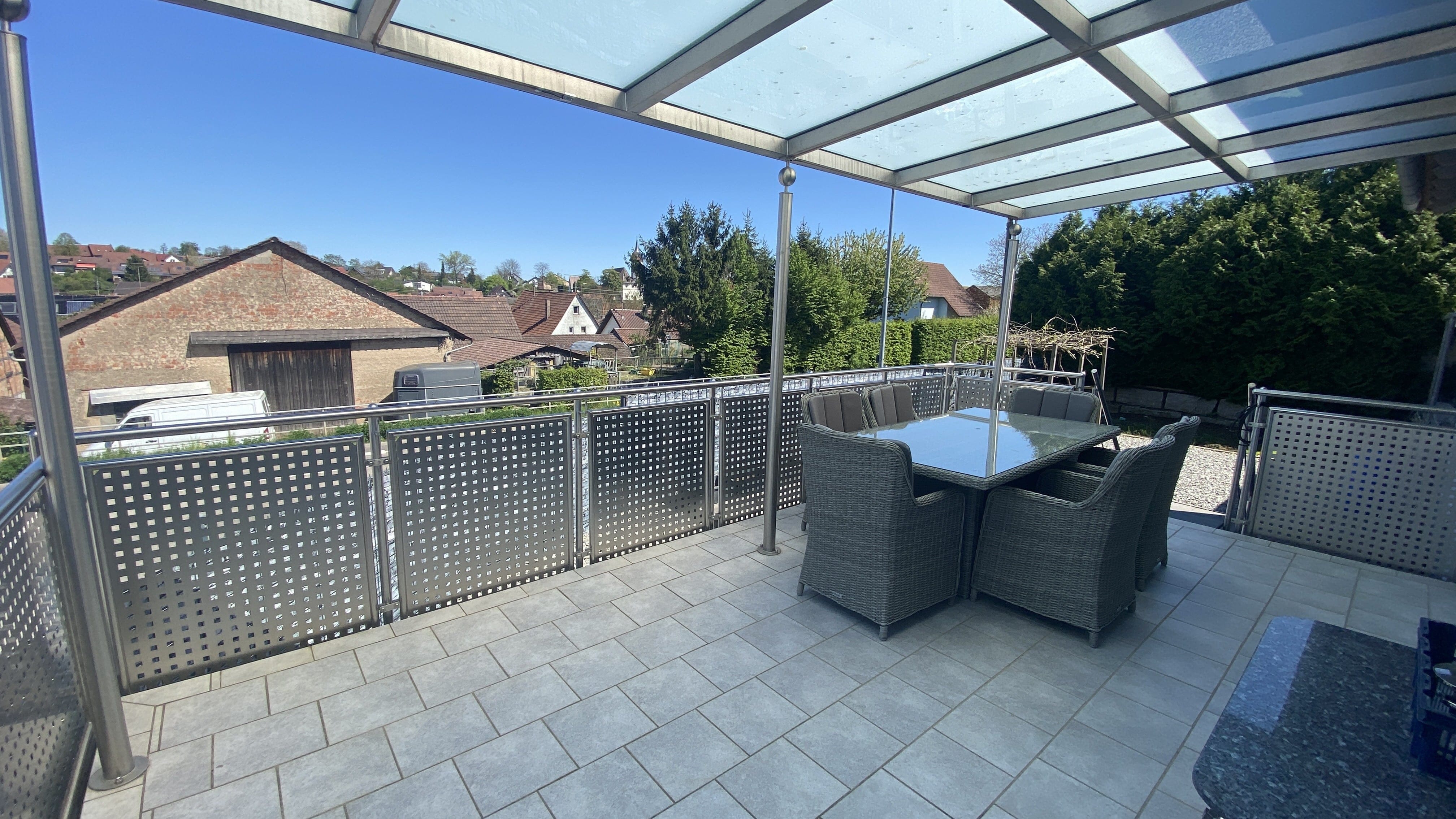 Immobilie in Schwaigern - Stilvolle Wohnung mit Garten, Kamin und Einzelgarage - Bild 4