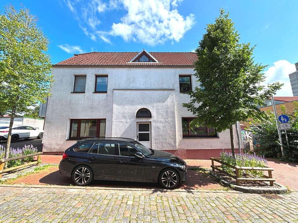 Immobilie in Itzehoe - Mehrfamilienhaus mit 5 Einheiten & Potenzial zur Mietanpassung – Renditeobjekt in Itzehoe - Bild 2