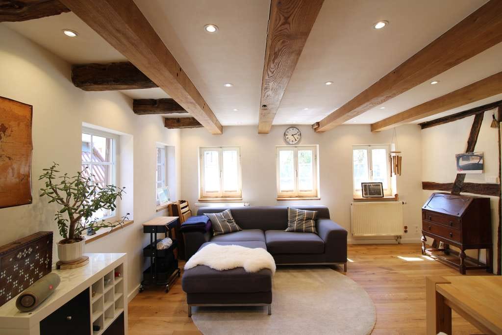 Immobilie in Neckartailfingen - Familienglück: Wunderschönes Bauernhaus teilweise saniert mit Scheune und viel Platz - Bild 2