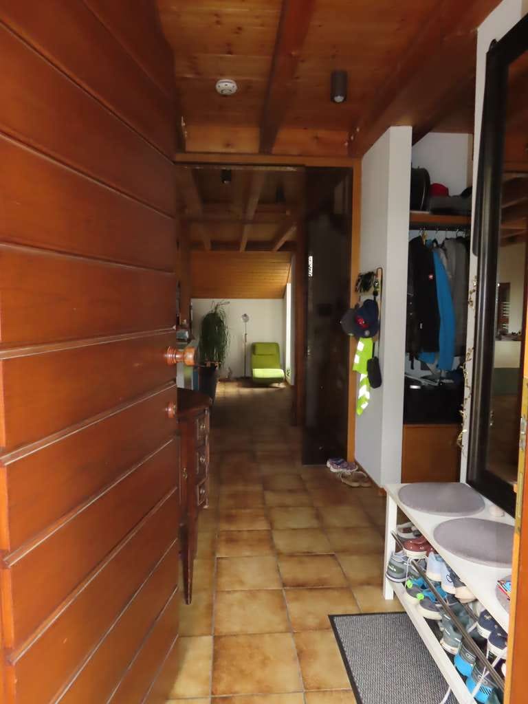 Immobilie in Neuhausen auf den Fildern - Charmantes Einfamilienhaus mit ELW, Garage & Garten in Neuhausen - Bild 2