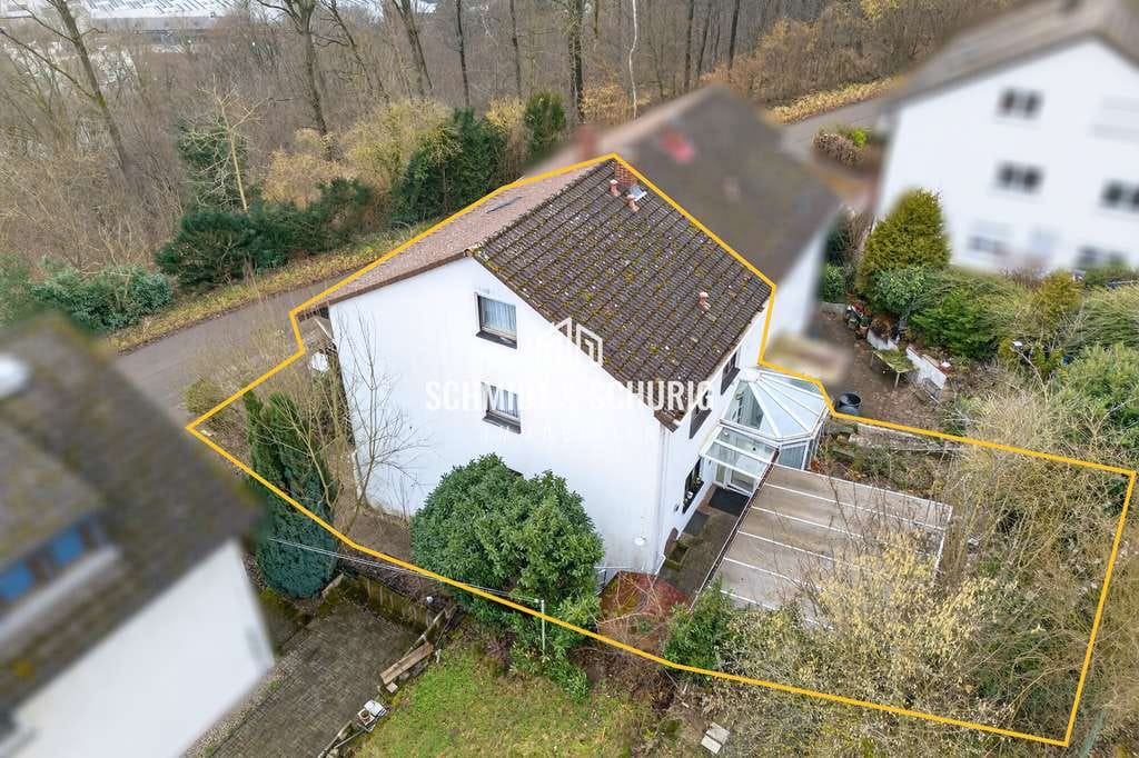 Immobilie in Waldbronn - Großzügige Doppelhaushälfte mit viel Potenzial in Waldbronn - Bild 2