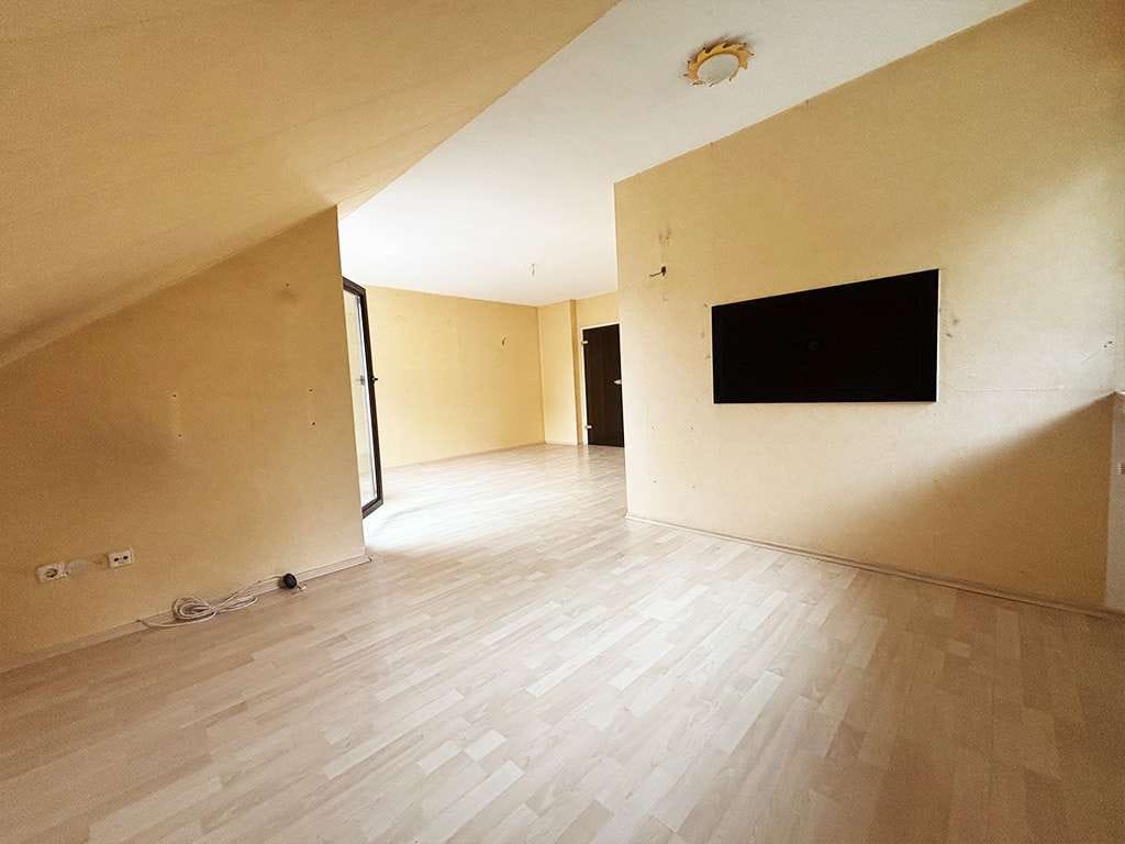 Immobilie in Oerlinghausen - Dachloggia // Stellplatz // kleinere Renovierungen notwendig - Bild 4