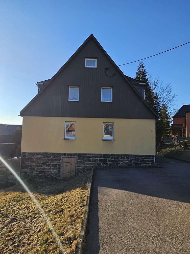 Immobilie in Seiffen/Erzgebirge - Gepflegtes Zweifamilienhaus in zentraler, ruhiger Lage im Kurort Seiffen - Bild 2
