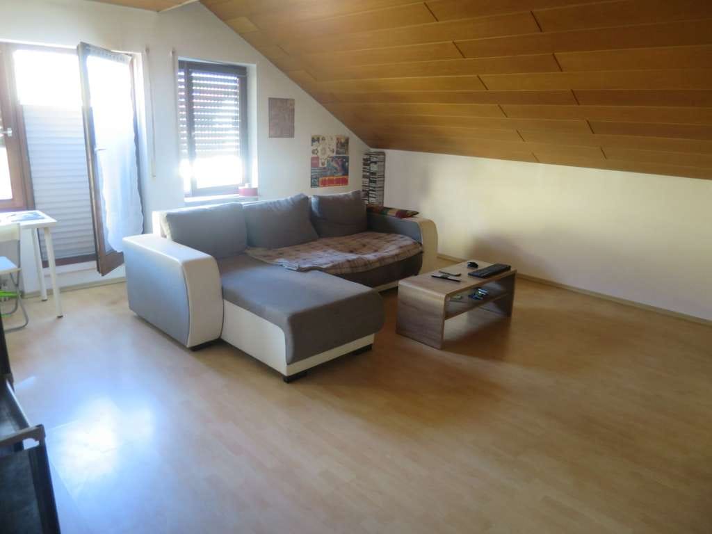 Immobilie in Ellhofen - Gemütliche 2 Zi.-DG Wohnung - Zentrumsnah - Bild 2