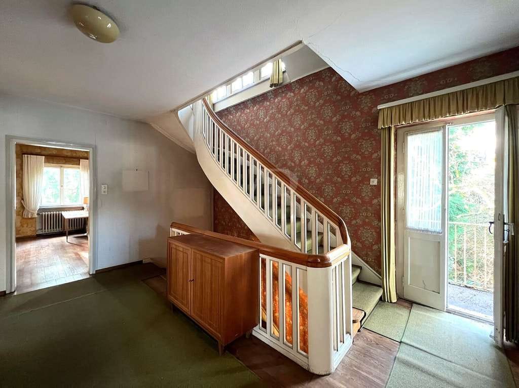 Immobilie in Annweiler am Trifels - Charaktervolles Einfamilienhaus mit großem Garten in exponierter Lage von Annweiler - Bild 3