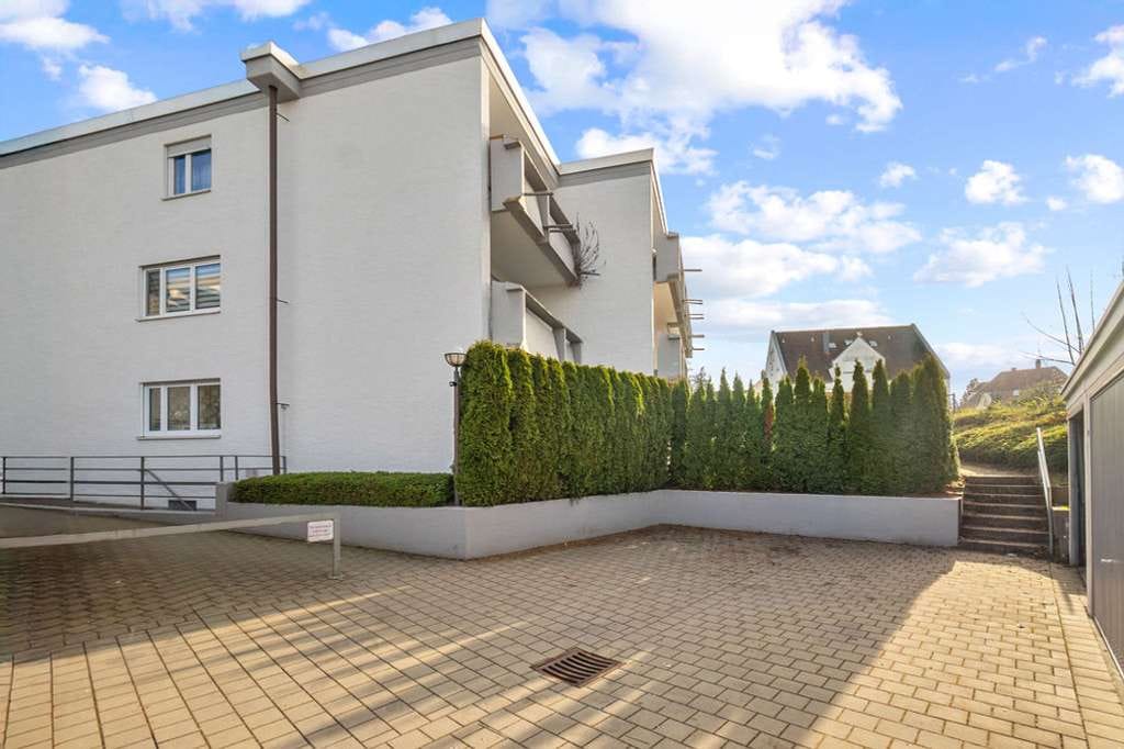 Immobilie in Tettnang - Tettnang – Modernisierte 3,5-Zi.-Whg. mit zwei Balkonen!
Stadtnah und gute Infrastruktur… - Bild 0