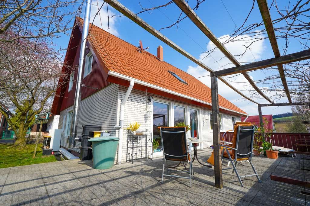 Immobilie in Leinefelde-Worbis - +++ Zweifamilienhaus in familienfreundlicher Lage von Worbis +++ - Bild 2