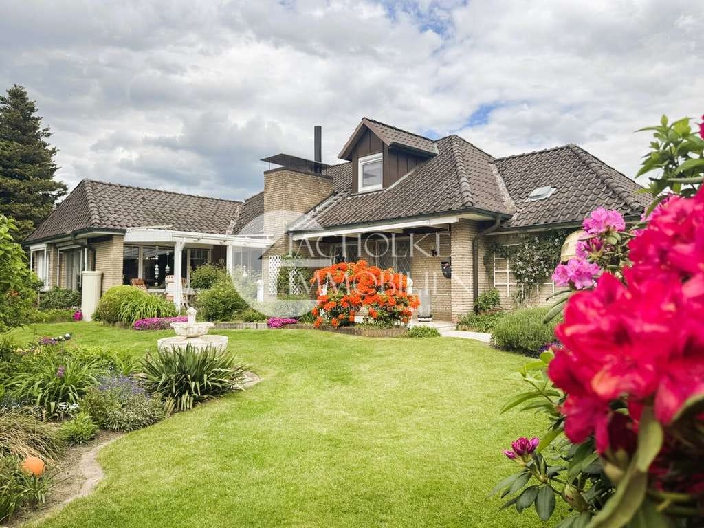 Immobilie in Ebstorf - Wohnen wie im eigenen Park – Exklusiver Bungalow mit traumhafter Gartenanlage in Ebstorf - Bild 1