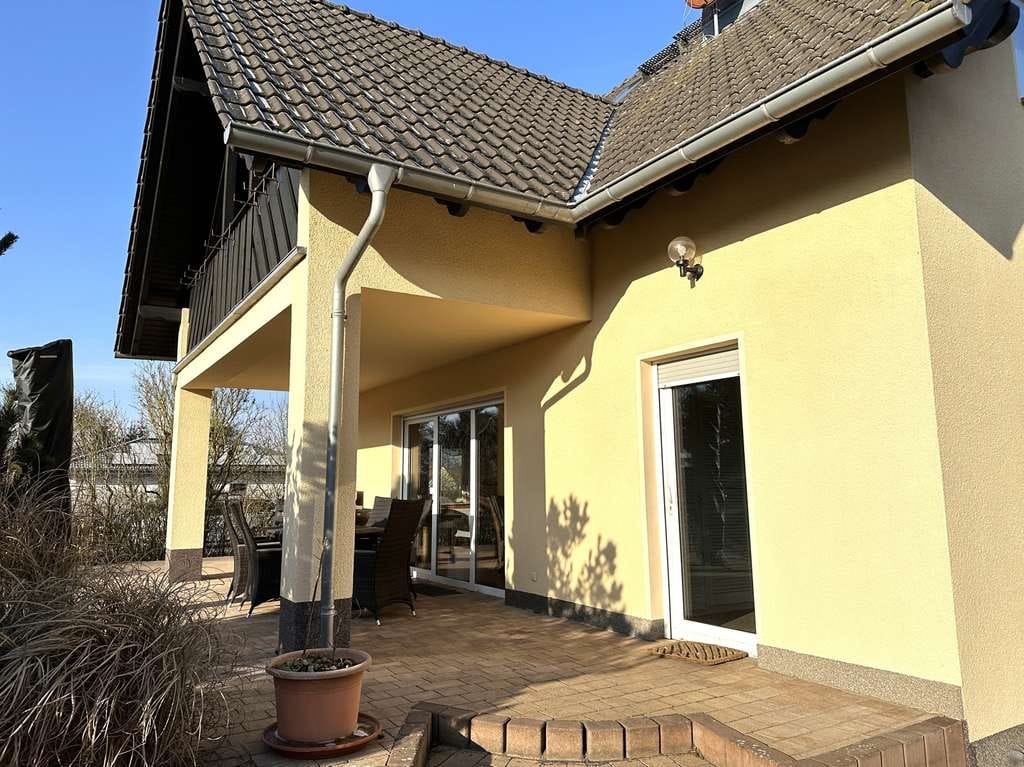 Immobilie in Storbeck-Frankendorf - Viel Platz für große Pläne: Wohnhaus mit 8 Zimmern und Keller auf großem Grundstück in Frankendorf - Bild 4