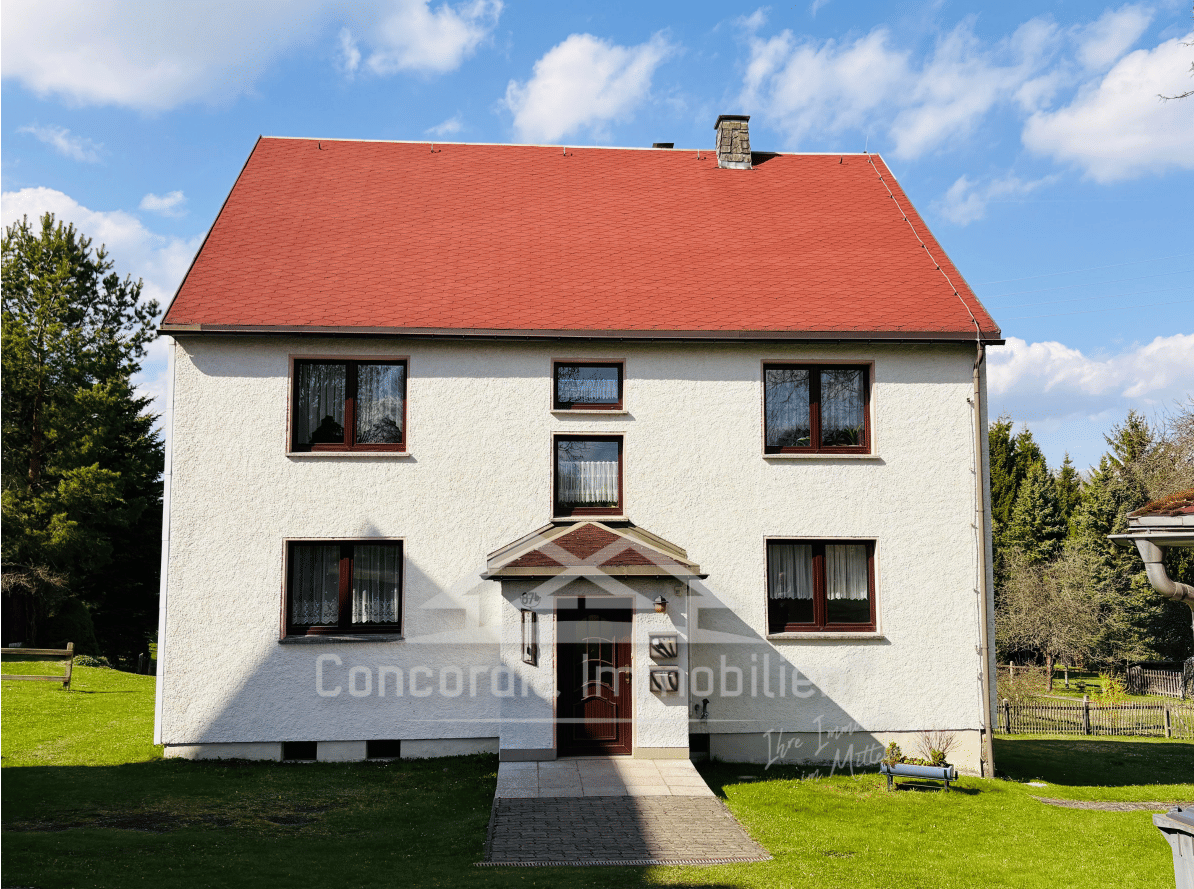 Immobilie in Hartmannsdorf-Reichenau - Ländliches Anwesen mit Wohnhaus, Scheune und Nebengebäuden auf großzügigem Grundstück. Viel Platz für Wohnen, Arbeiten und individuelle Entfaltung - Bild 1