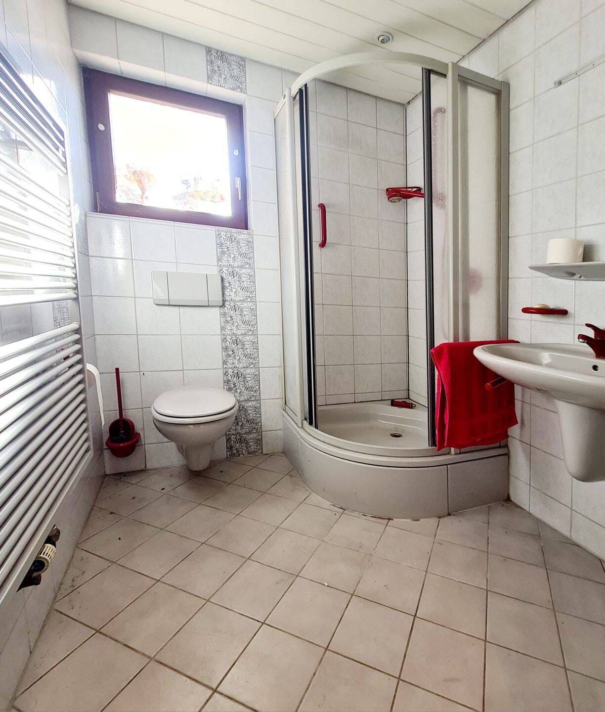 Immobilie in Kuppenheim - Zweifamilienhaus mit Doppelgarage & Ausbaumöglichkeit - Bild 3