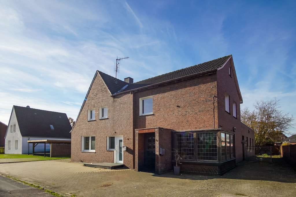 Immobilie in Quakenbrück - Großzügiges Wohnhaus mit zwei Einheiten und ehemaliger Gaststätte in ruhiger Lage - Bild 2