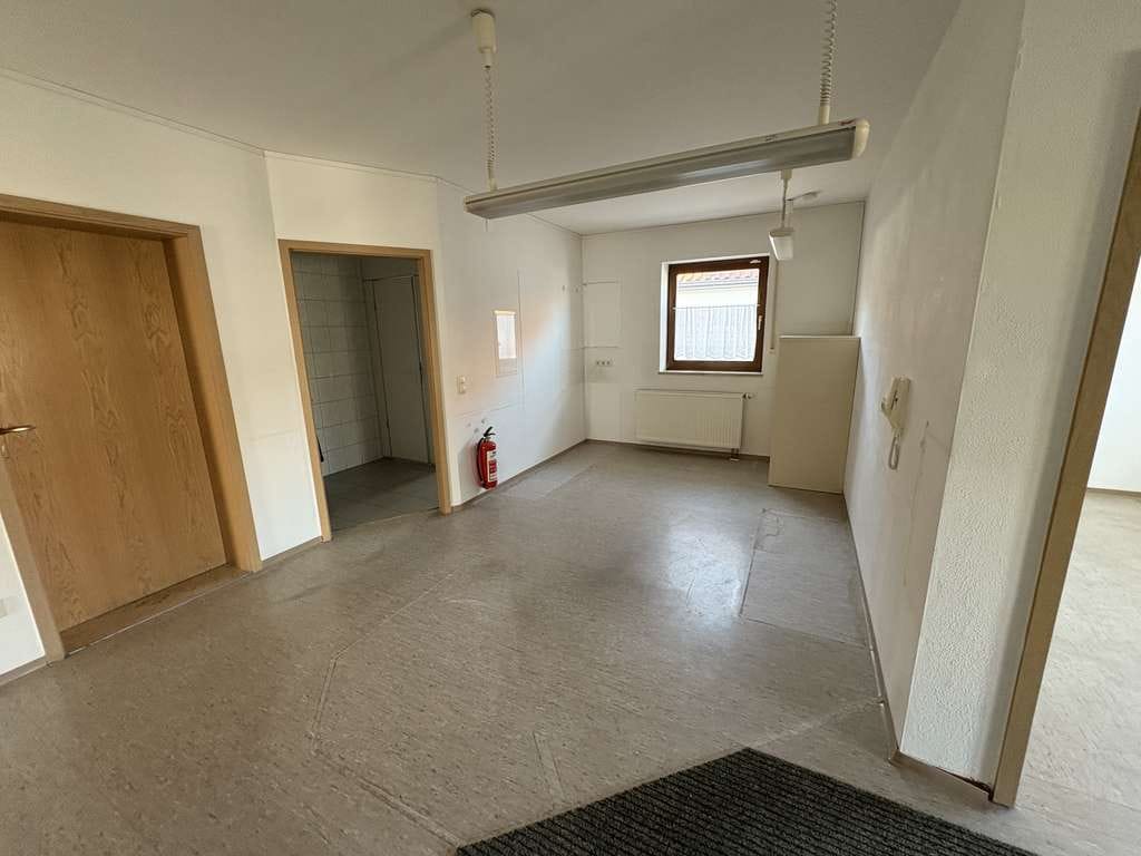Immobilie in Oberdachstetten - Ihre Chance: Mehrfamilienhaus mit riesigem Grundstück und Gestaltungsfreiheit - Bild 4