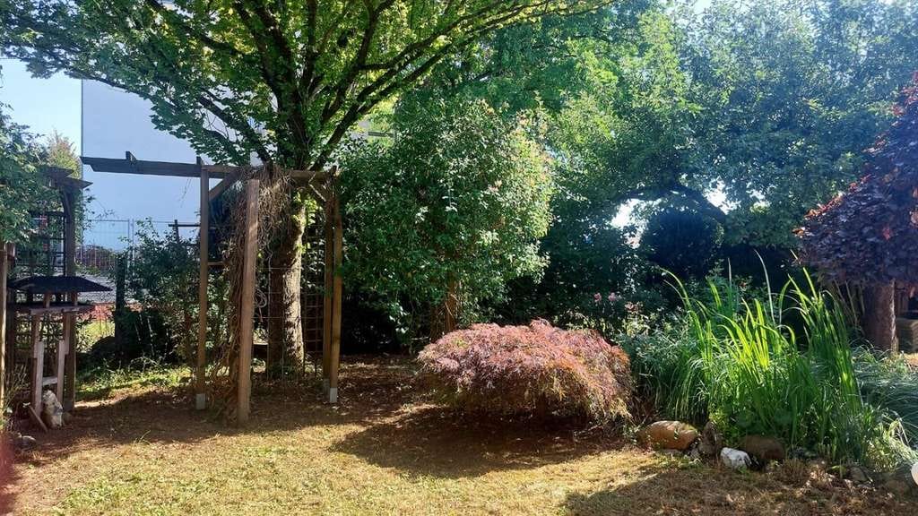 Immobilie in Dietenheim - Geräumiges Haus mit Ausbaupotenzial, Garten & Wintergarten in familienfreundlicher Lage - Bild 2