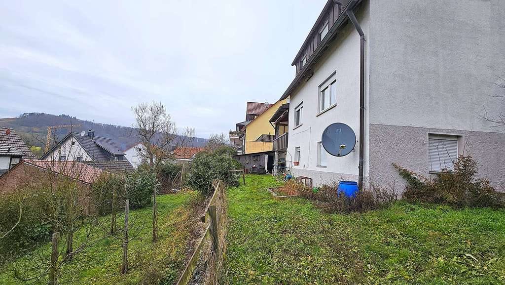 Immobilie in Sachsenheim - Großzügiges 1–2 Familienhaus mit herrlicher Aussicht in Ochsenbach - Bild 2