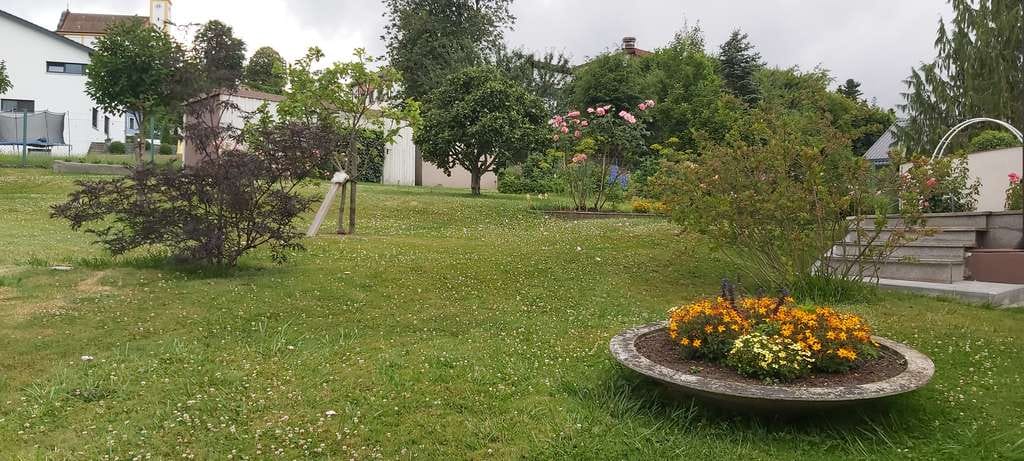 Immobilie in Pleystein - Großes Wohnhaus mit weitläufigem Garten und Garage - Bild 2