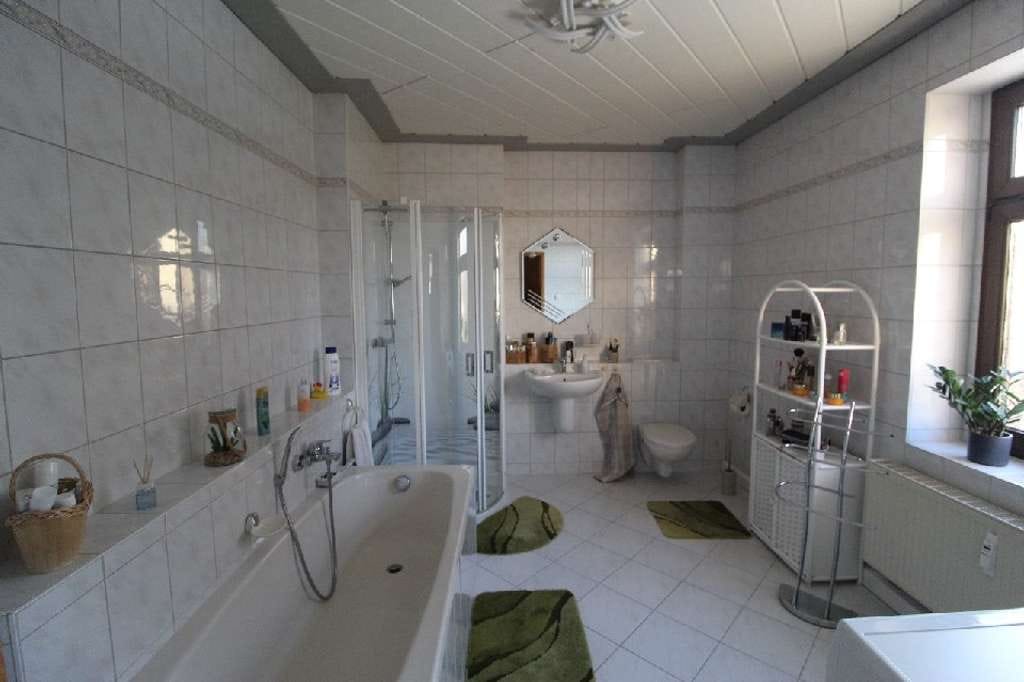 Immobilie in Hohenstein-Ernstthal - Großzügiges Wohnhaus mit Potential zum Generationenhaus - Bild 2