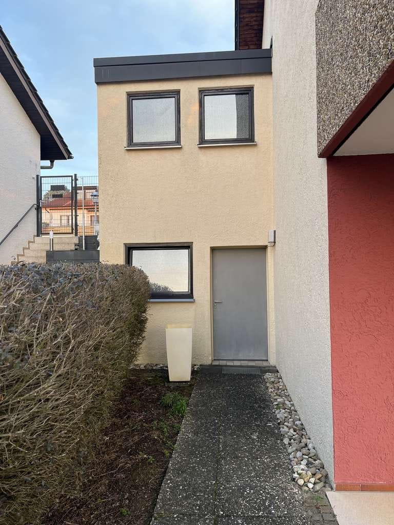 Immobilie in Neckarwestheim - Einfamilienhaus mit Einliegerwohnung, 163 m² Wohnfläche in Neckarwestheim - Bild 4