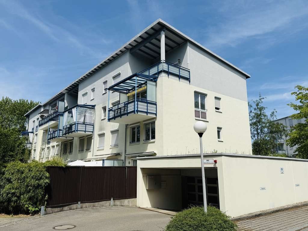 Immobilie in Gröbenzell - Bezugsfreie 3-Zimmer-Wohnung mit Balkon, Aufzug und Tiefgaragenstellplatz - Bild 0